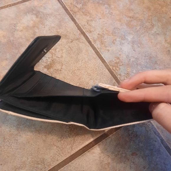 Lonaberger Wallet - Picture 2 of 8